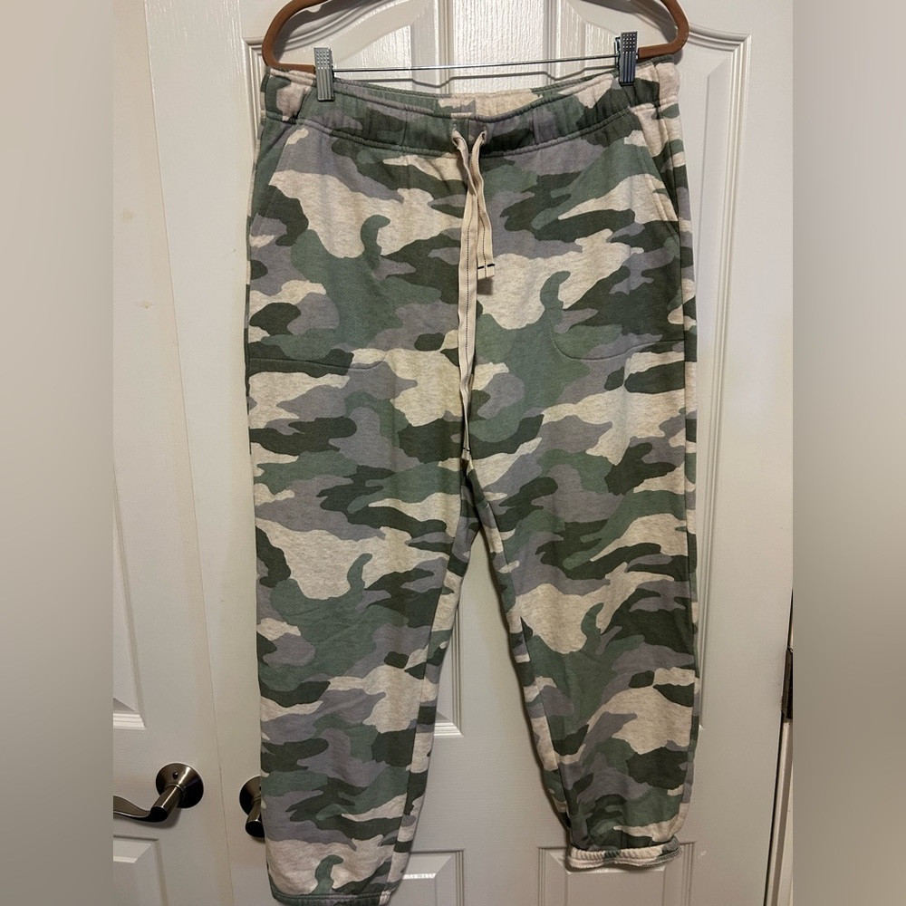 Aerie Sweatpants
New with tags!